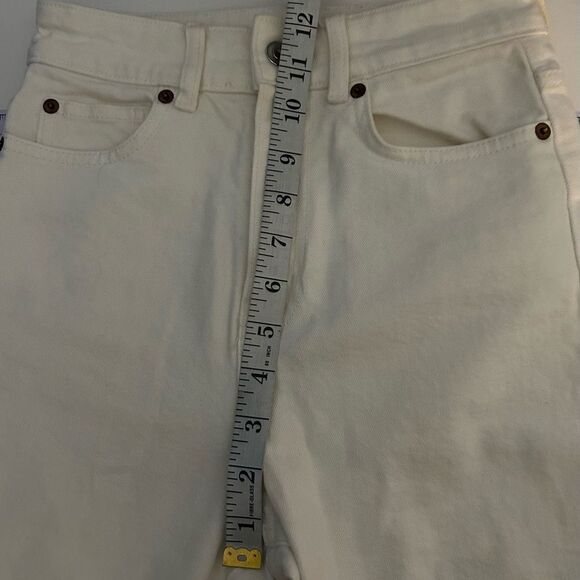 H&M Cream High Rise Raw Hem Straight Leg Jeans Size 2 - Picture 6 of 9